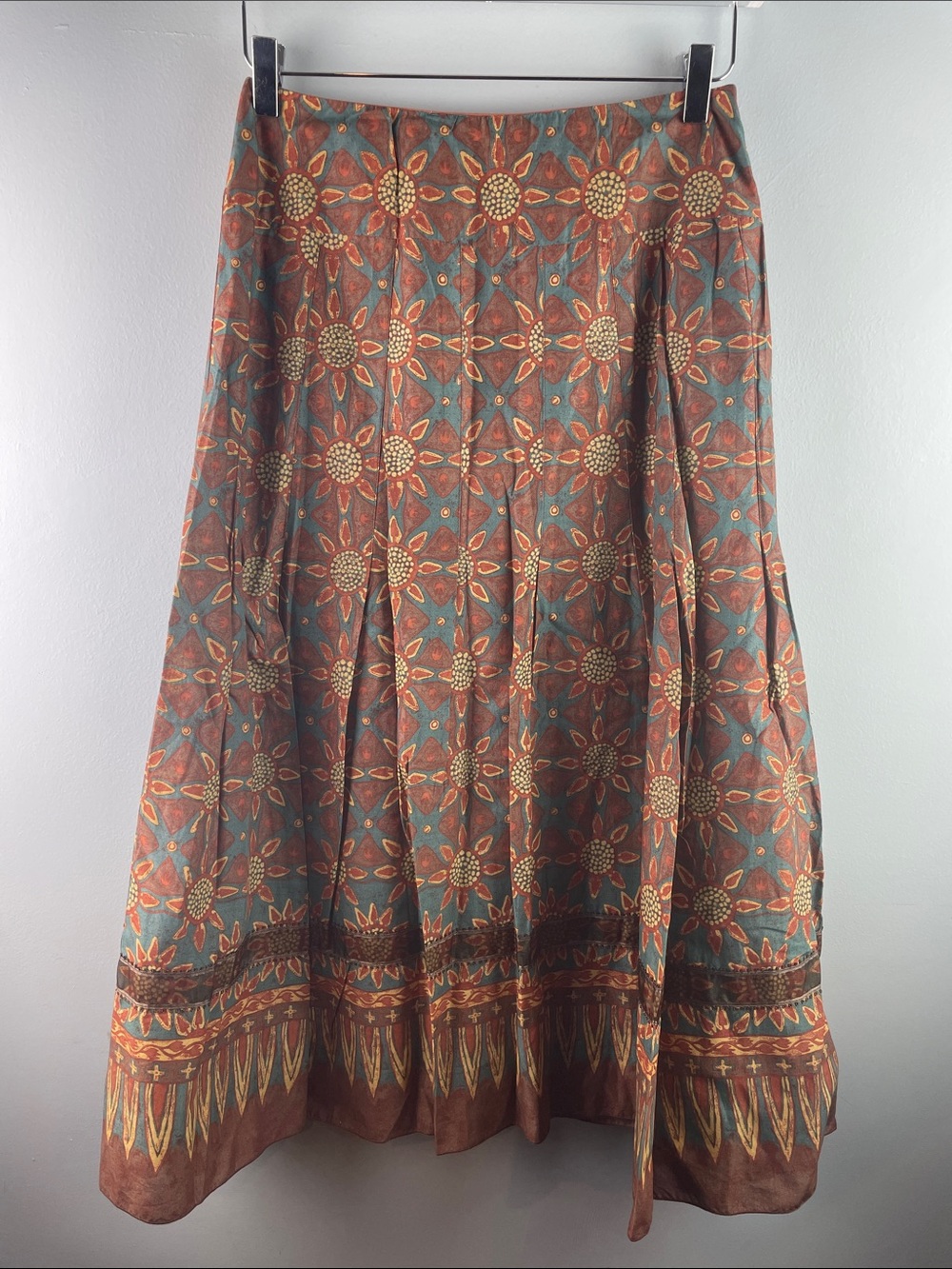 Peruvian Connection midi skirt with a mandala sun print Size 4